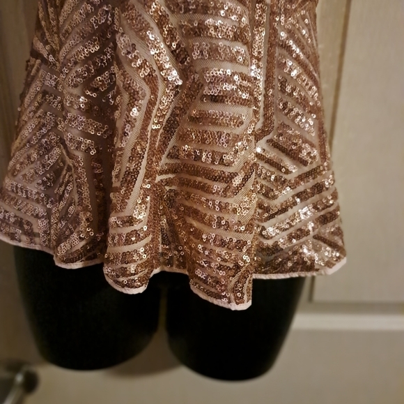 Forever 21 sequin NWT tank top size medium - Picture 3 of 7